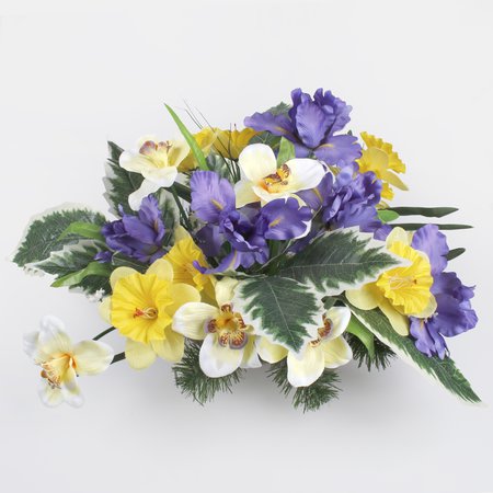 Spring composition with iris and daffodil